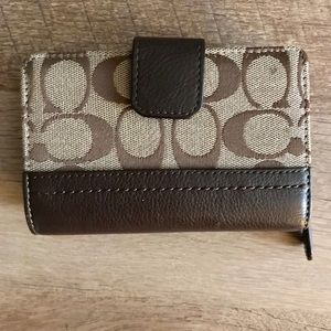 Coach signature wallet